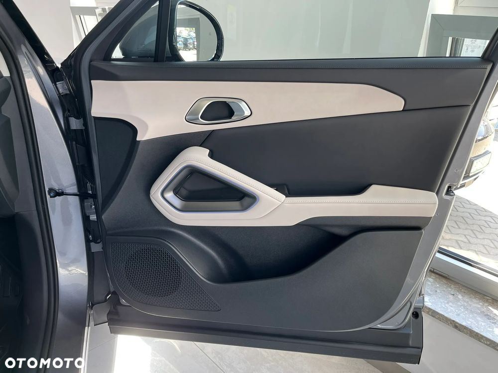 BYD Atto 2 45kWh Boost - 11