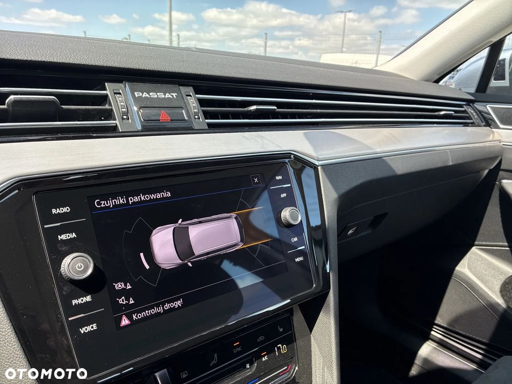 Volkswagen Passat 2.0 TSI Elegance DSG - 22