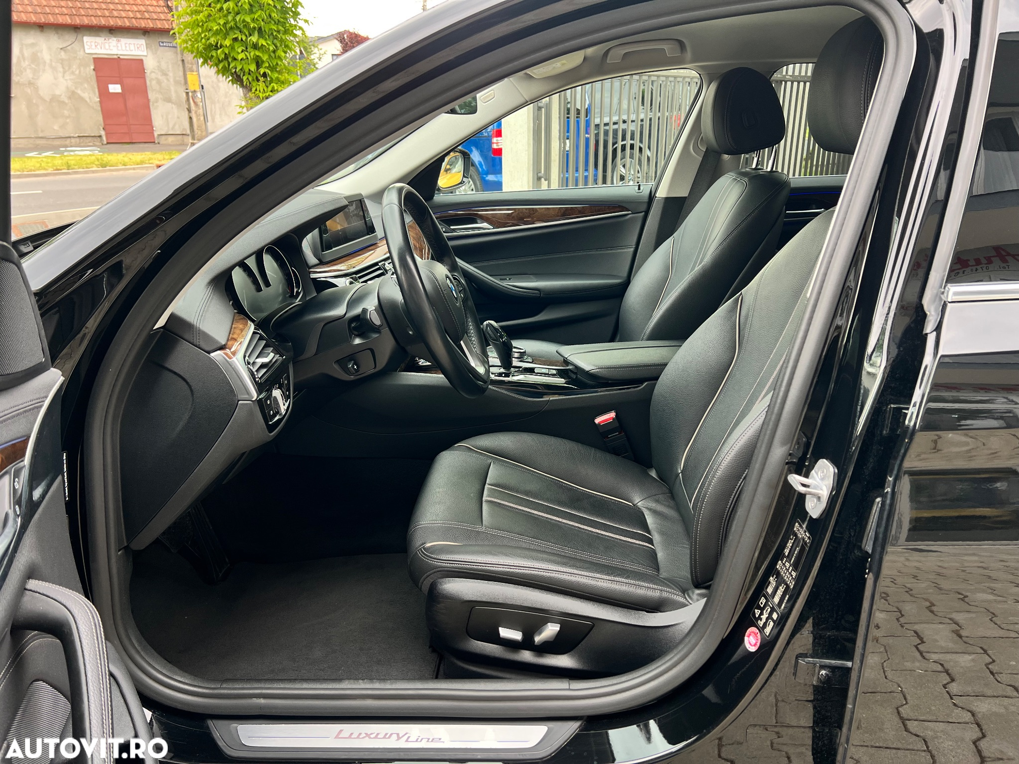 BMW Seria 5 520d xDrive AT - 12