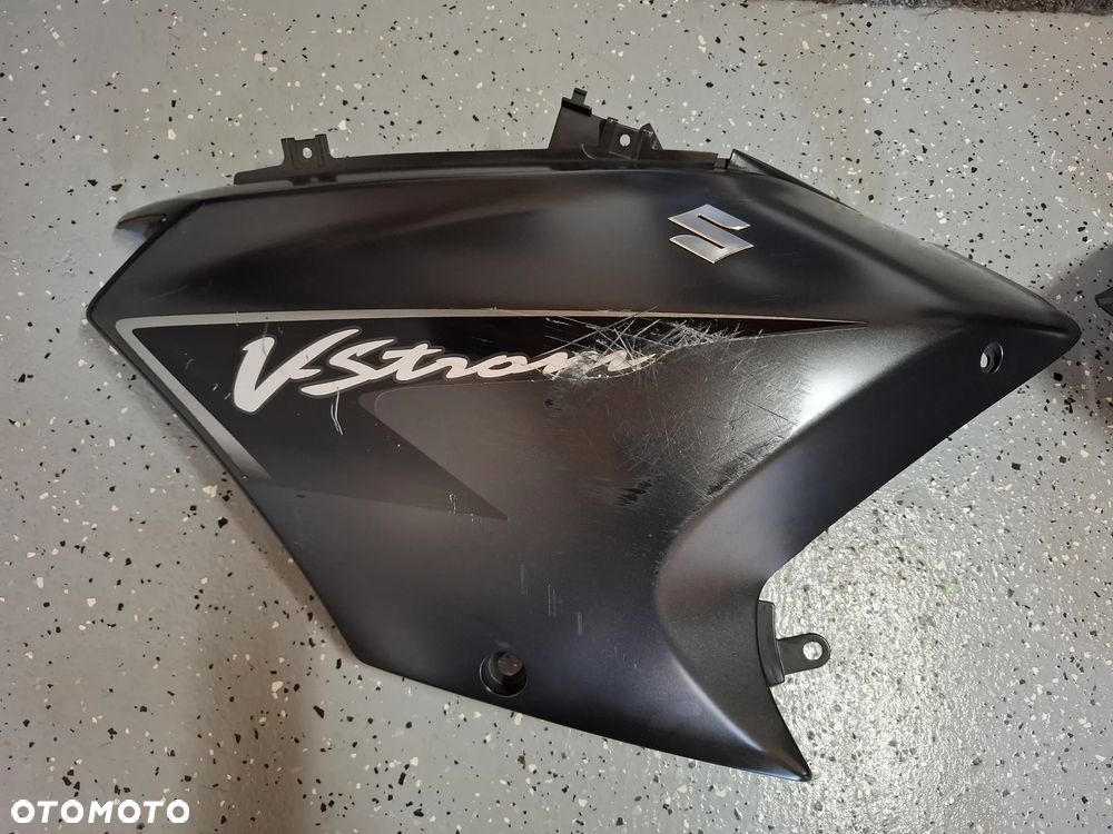 Suzuki DL 650 wypełnienie owiewka boczek bok - 5