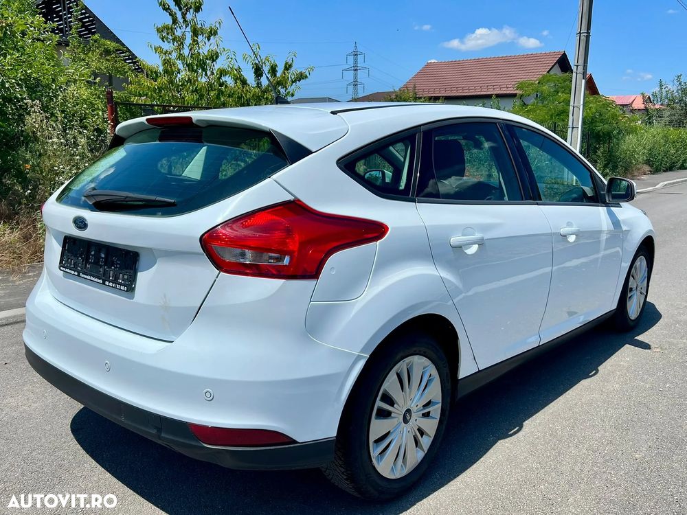 Ford Focus 1.6 TDCi ECOnetic 99g Start-Stopp-Sy SYNC Edition - 4