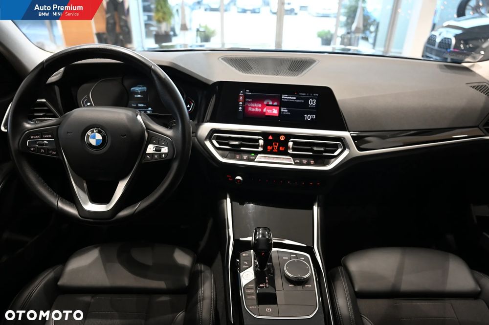 BMW Seria 3 330i xDrive - 10