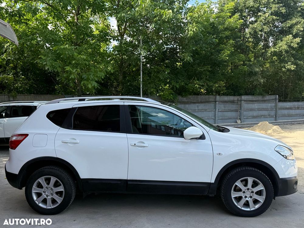 Nissan Qashqai 2.0 dCi DPF tekna - 34