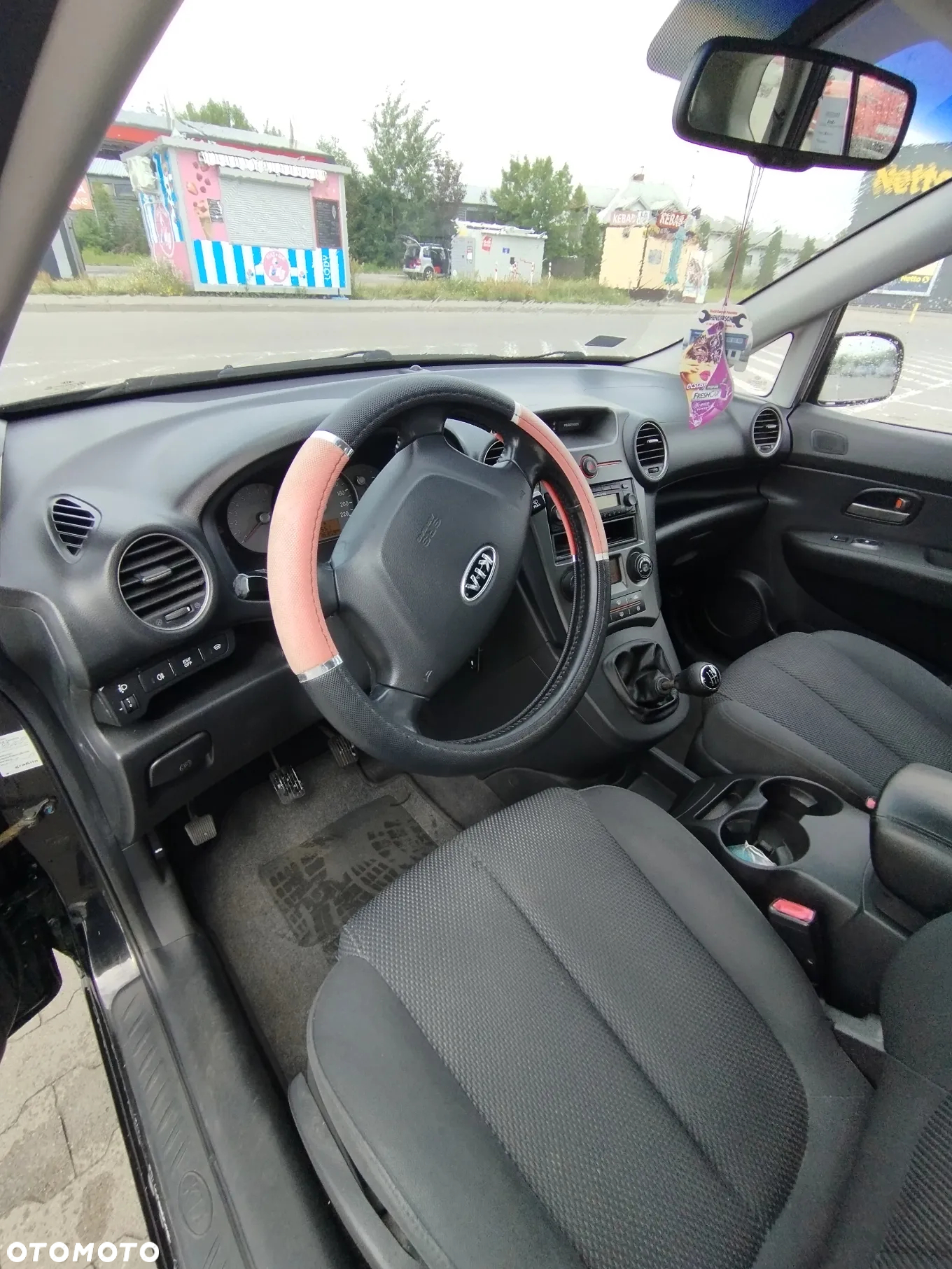 Kia Carens - 2