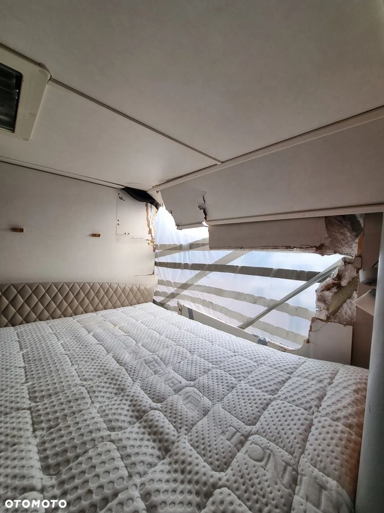 Mercedes-Benz 316 - 23