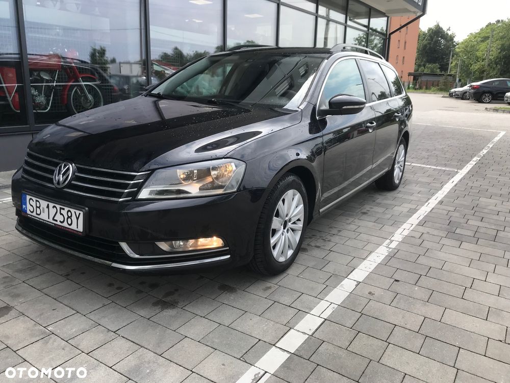 Volkswagen Passat - 1
