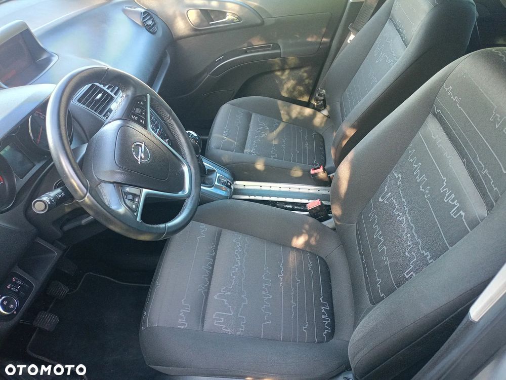 Opel Meriva - 10