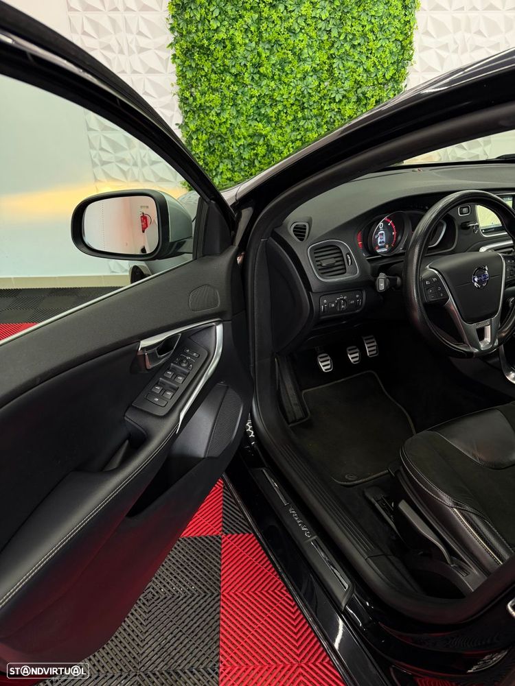 Volvo V40 2.0 D2 R-Design - 4