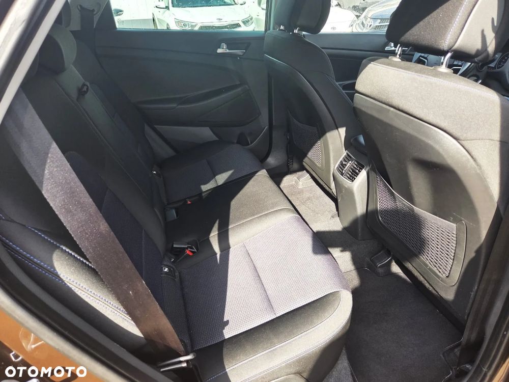 Hyundai Tucson 1.6 GDI BlueDrive Design 2WD - 38