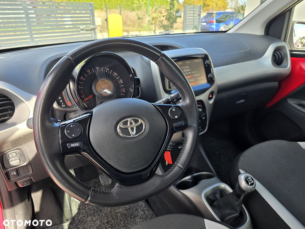 Toyota Aygo x-clusiv - 17