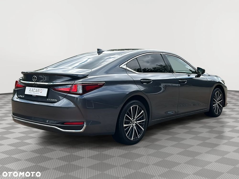 Lexus ES 300h Business Edition - 4