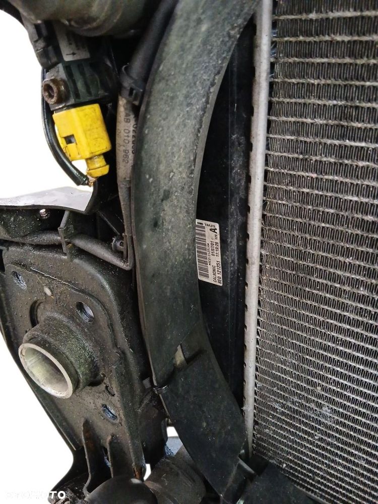 pas przedni chłodnice audi a4 b6 1.9 tdi 8e0121251 a4 b6 - 3