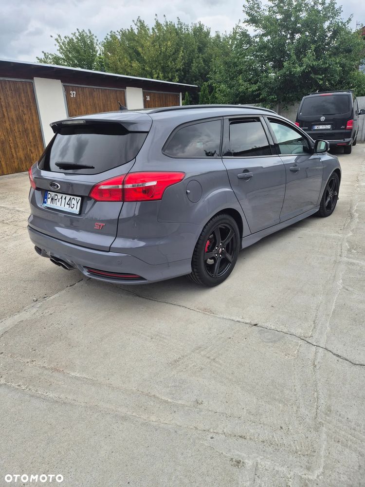 Ford Focus - 8