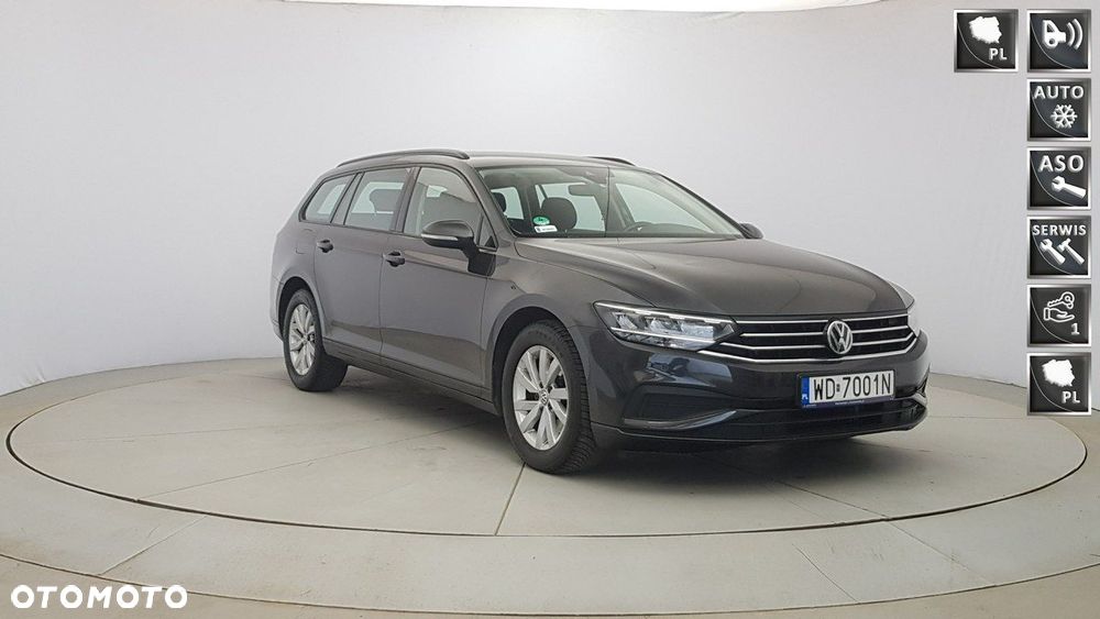 Volkswagen Passat - 1