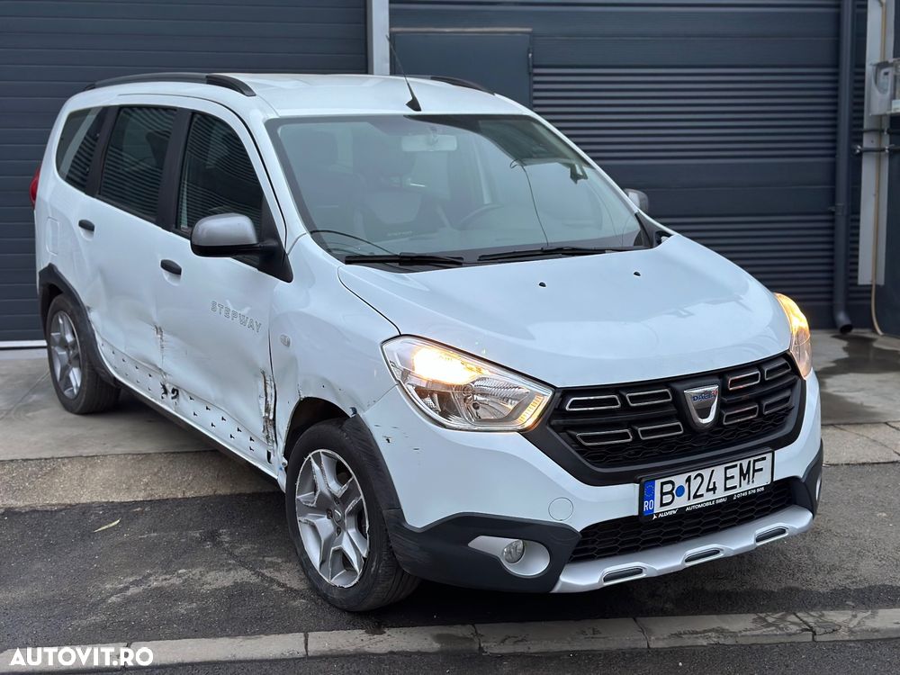 Dacia Lodgy 1.5 Blue dCi Stepway - 1