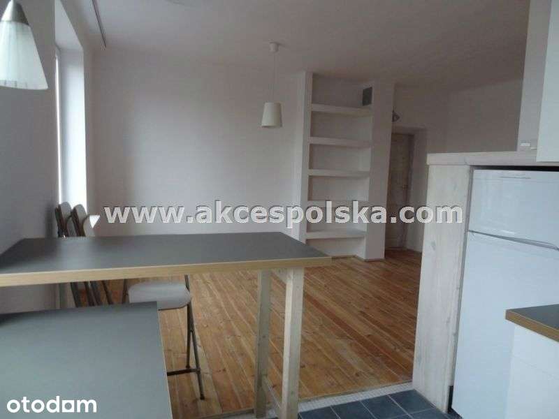 3-Pok, Pokoje B/Mebli, Przy Metrze, Piwnica