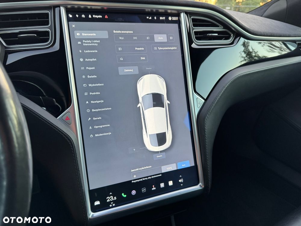Tesla Model S - 32