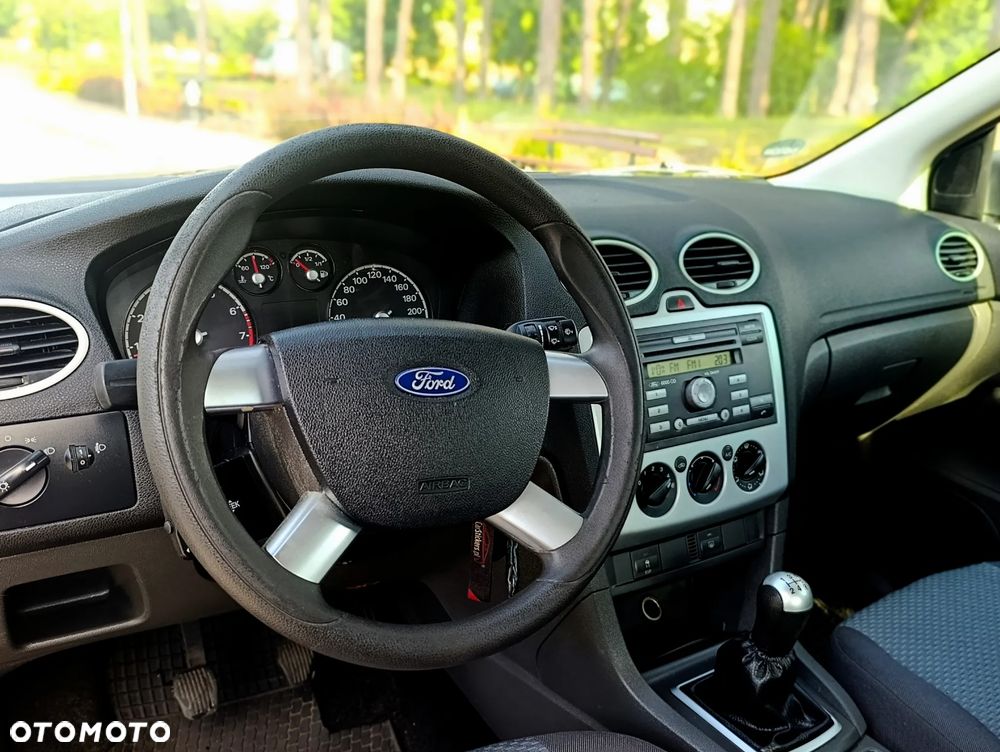 Ford Focus 1.4 16V Fun - 10