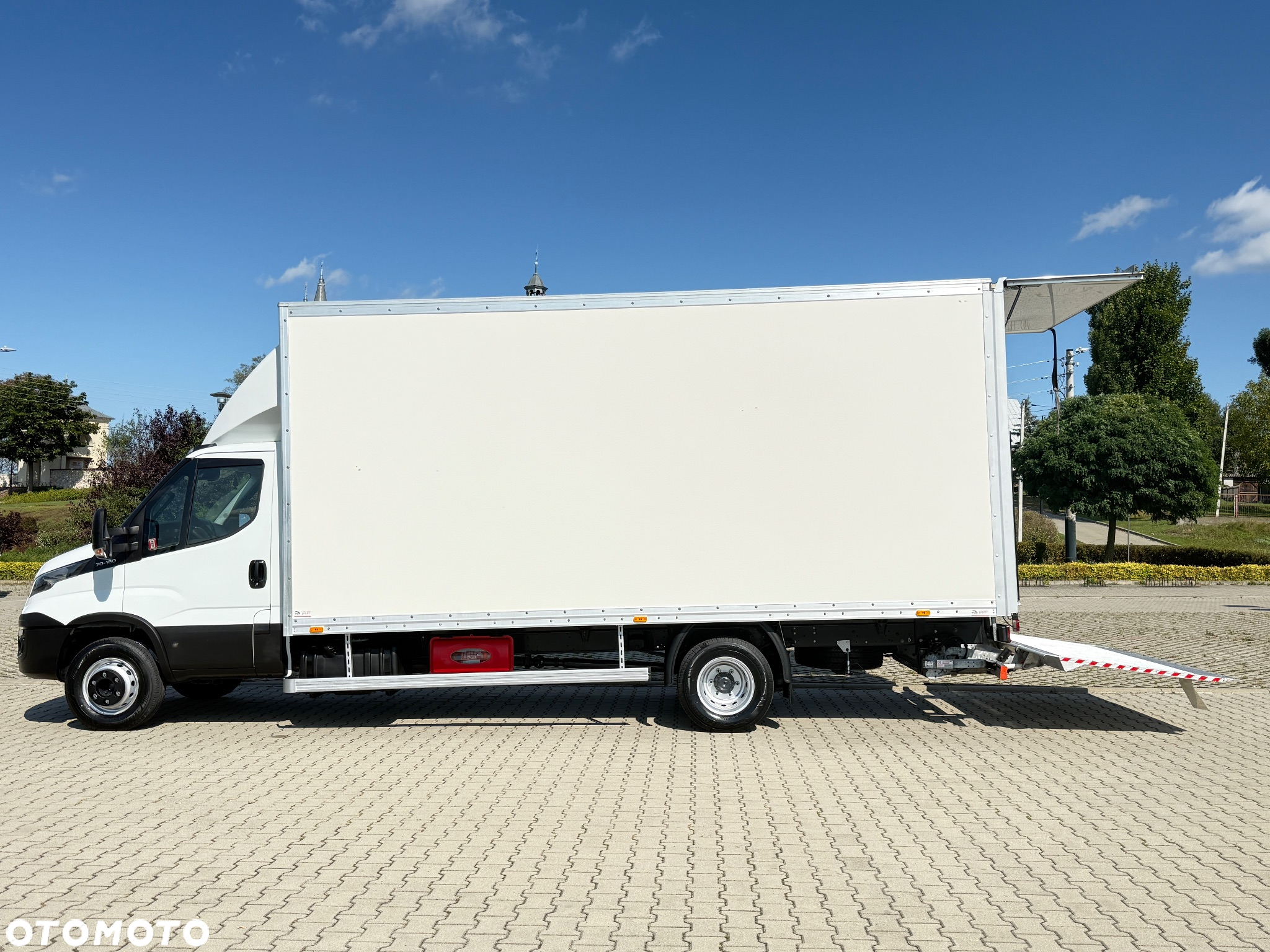 Iveco DAILY 70-180 180KM * 10 E.Palet Kontener +Winda 1000KG IDEALNY STAN!!! - 27