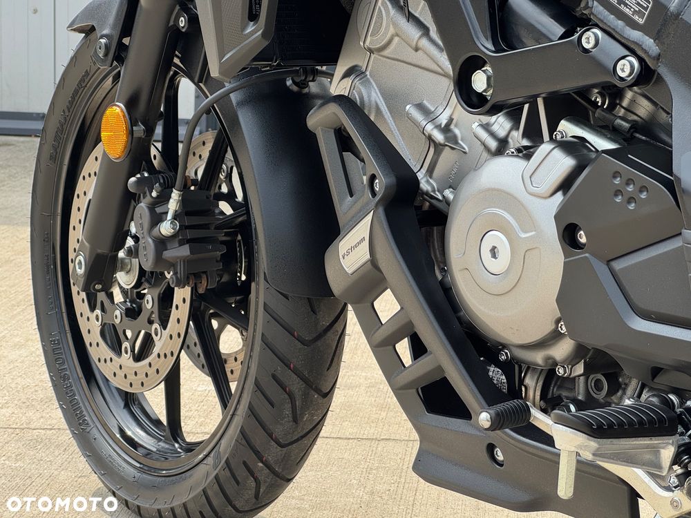Suzuki V-STROM - 35