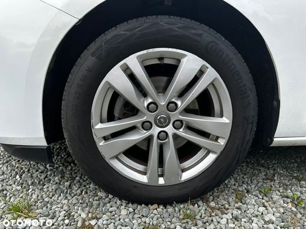 Opel Astra V 1.2 T Edition S&S - 11