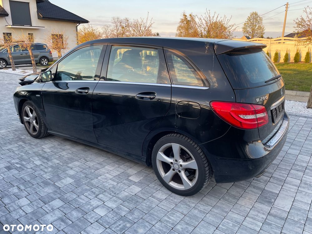 Mercedes-Benz Klasa B 200 (BlueEFFICIENCY) - 1