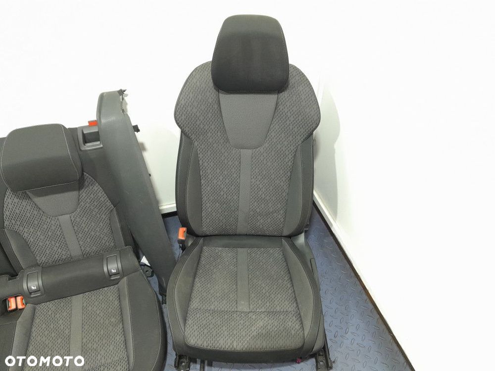 SKODA OCTAVIA IV HB 5D FOTELE KANAPA WNĘTRZE KOMPLET EU - 2