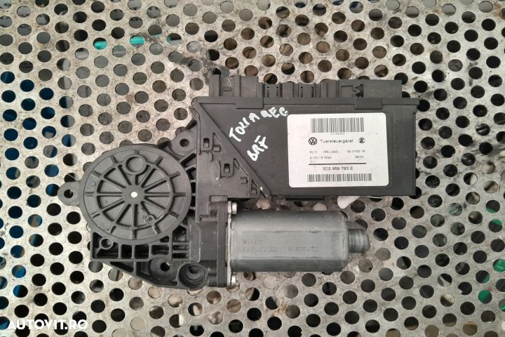 Motoras macara geam fata dreapta 3D2959793E Volkswagen VW Touareg gen - 3