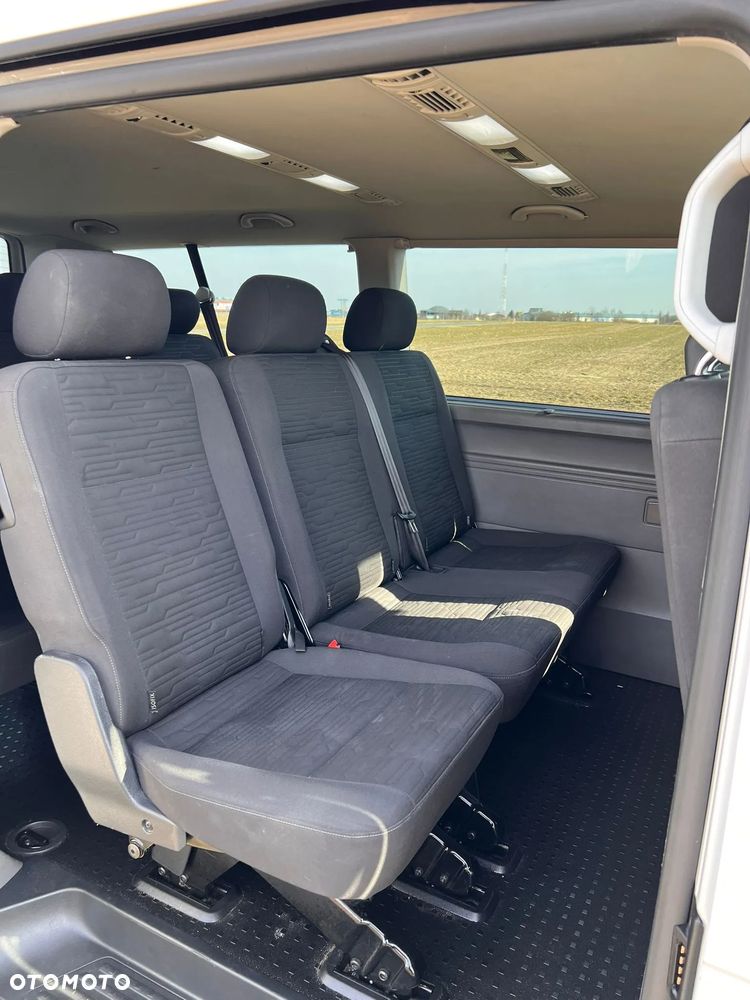 Volkswagen Caravelle 2.0 TDI L2 Comfortline DSG - 8