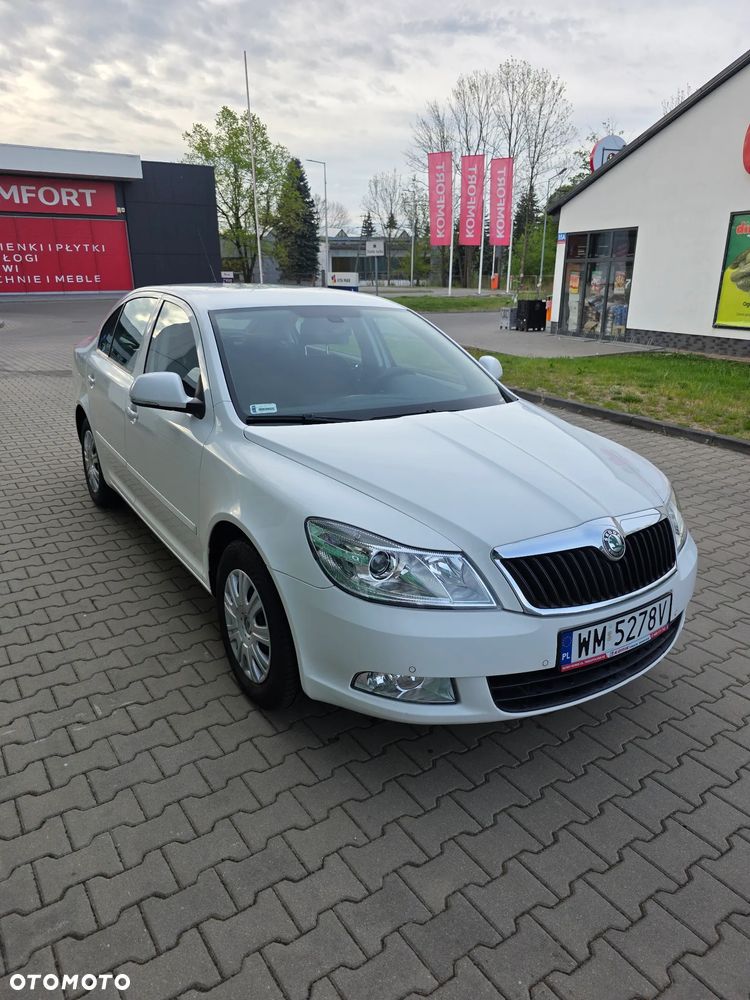 Skoda Octavia 1.6 Elegance - 9