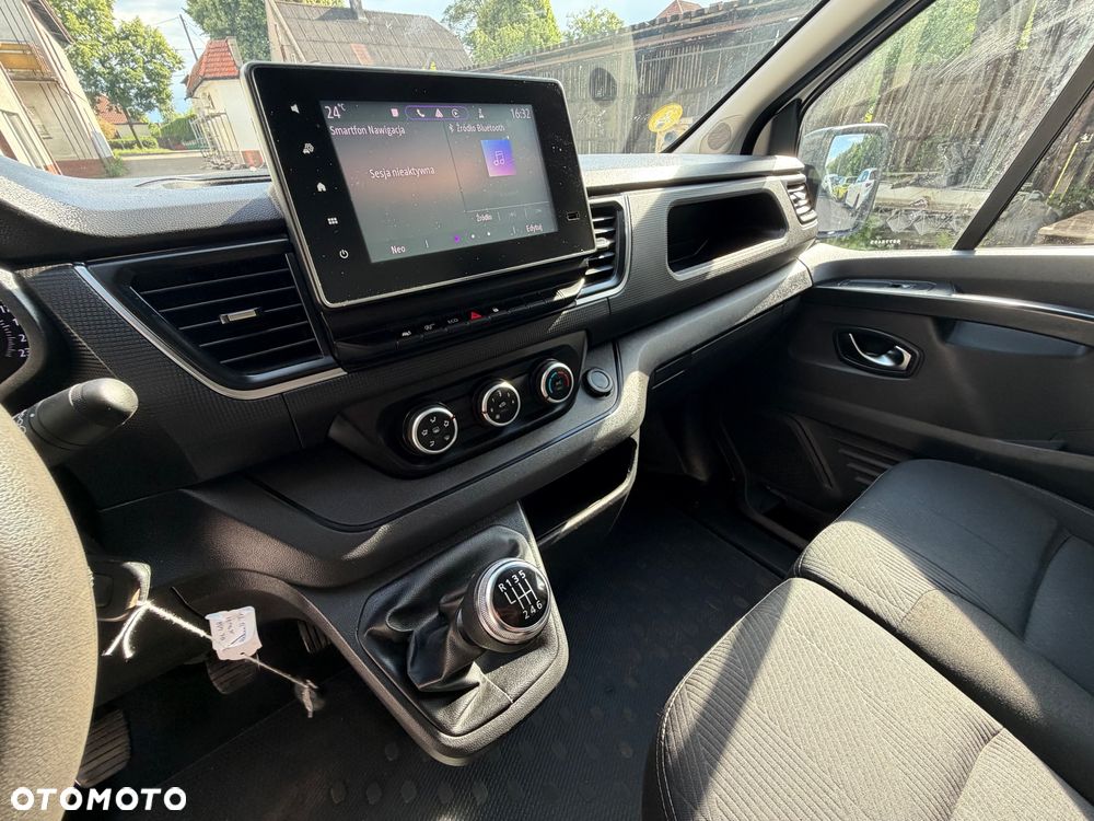 Renault TRAFIC BOGATA WERSJA!! Martwe pole, Park Assist, NAWIGACJA KLIMATYZACJA TEMPOMAT, świeżo sprowadzony, OKAZJA !!!! - 6