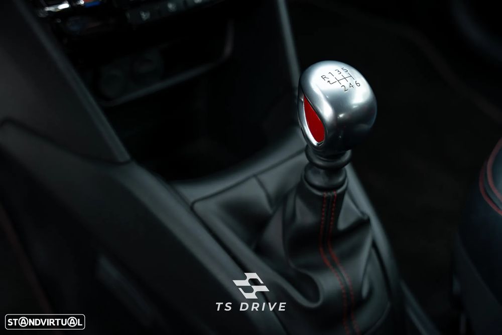 Peugeot 208 GTI 200 THP - 11