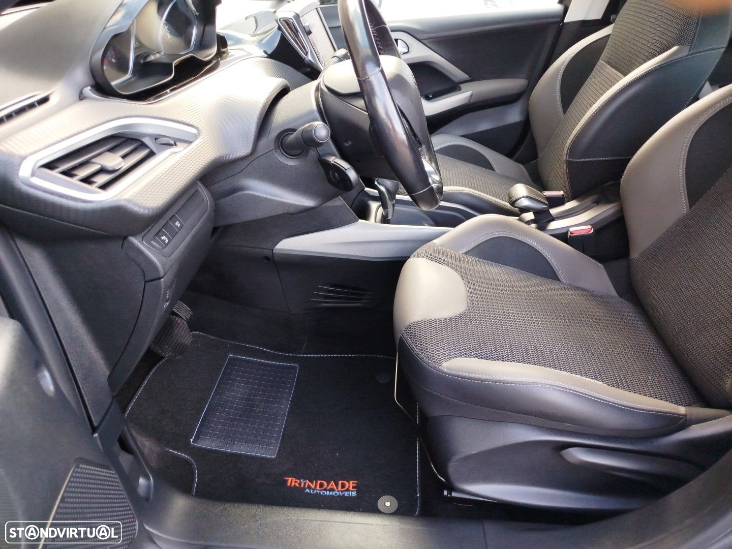 Peugeot 2008 1.2 PureTech Allure EAT6 - 12