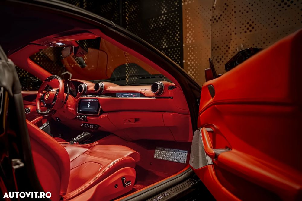 Ferrari Portofino - 24