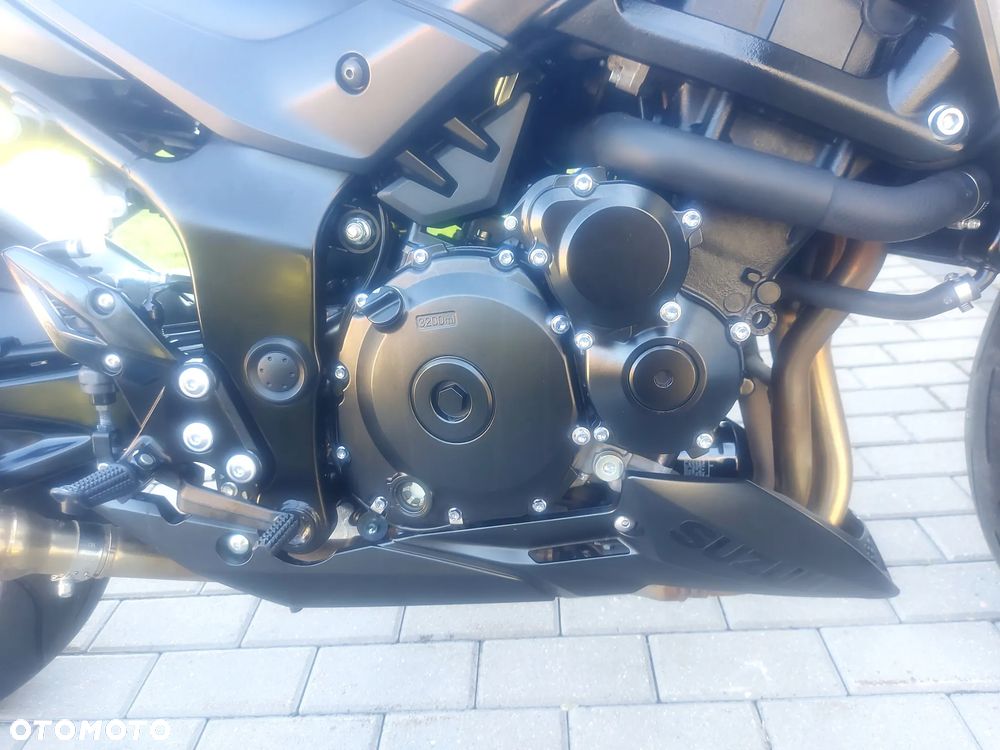 Suzuki GSX - 9
