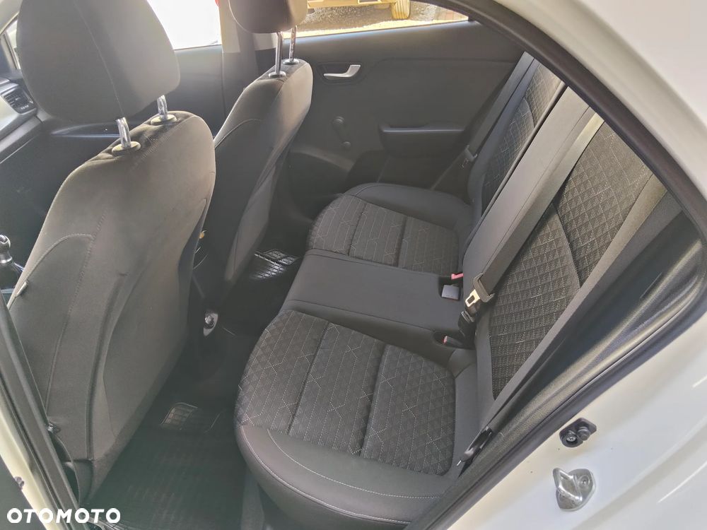 Kia Rio 1.2 Attract - 25