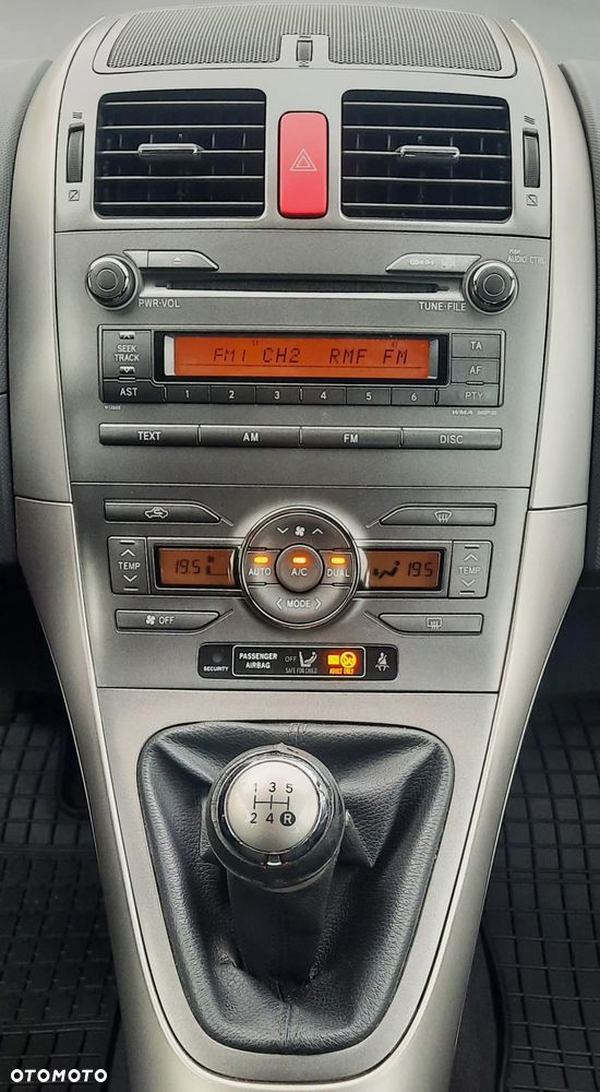 Toyota Auris 1.4 VVT-i Sol - 8