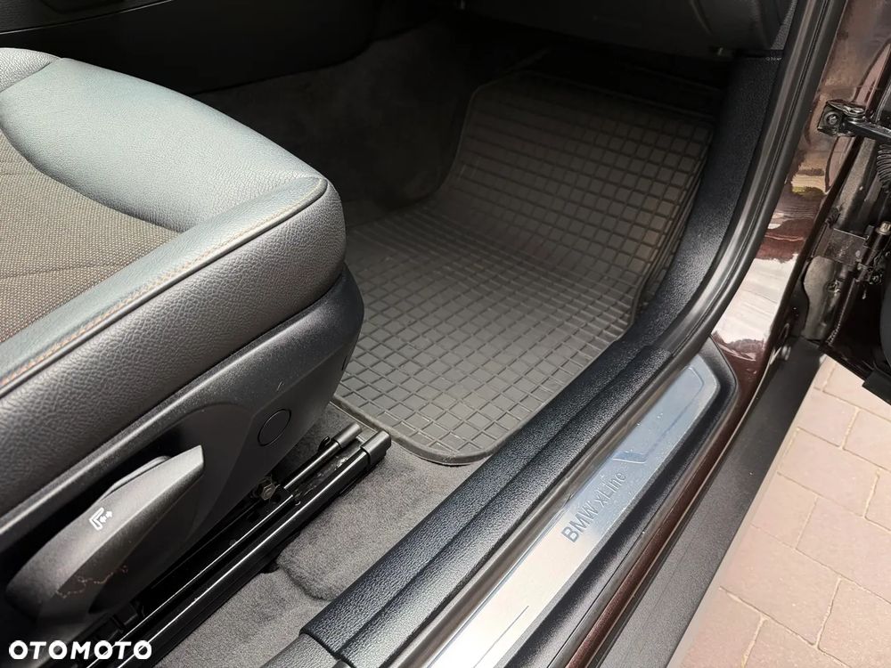 BMW X1 xDrive18d xLine - 24