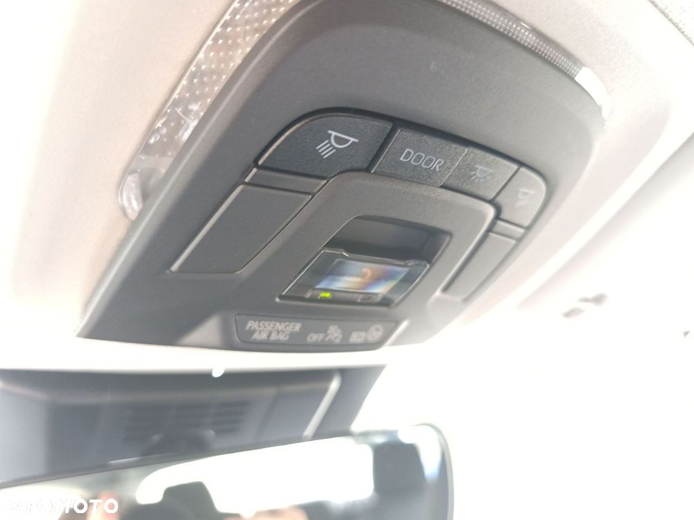 Toyota Corolla 1.8 Hybrid Comfort - 32