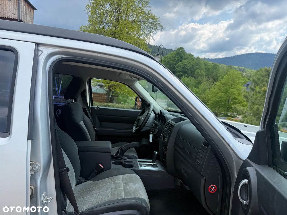 Dodge Nitro 2.8 CRD DPF Automatik SXT - 12