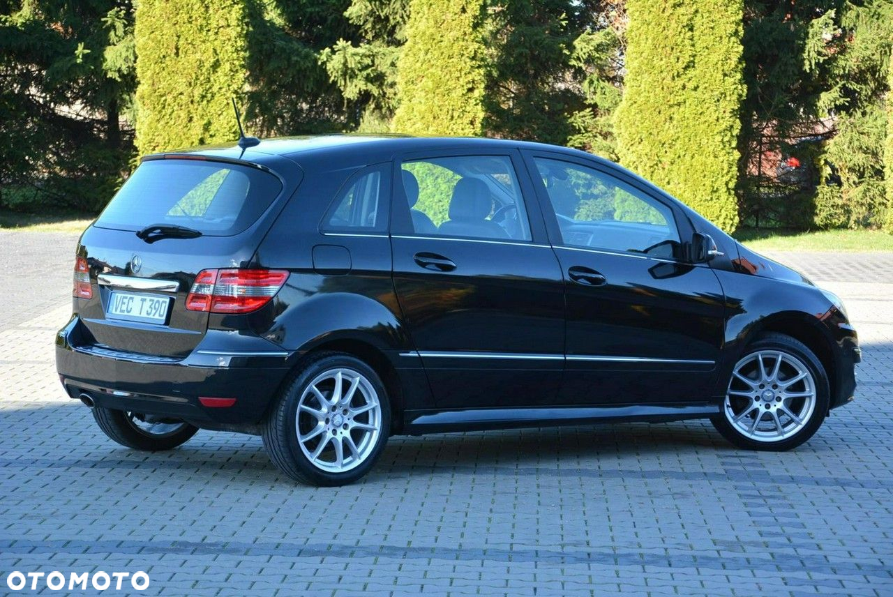 Mercedes-Benz Klasa B 180 - 12