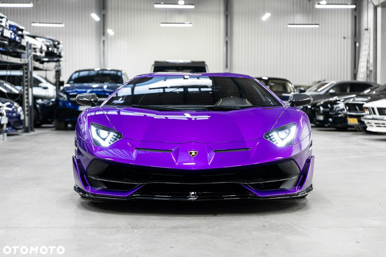 Lamborghini Aventador - 16