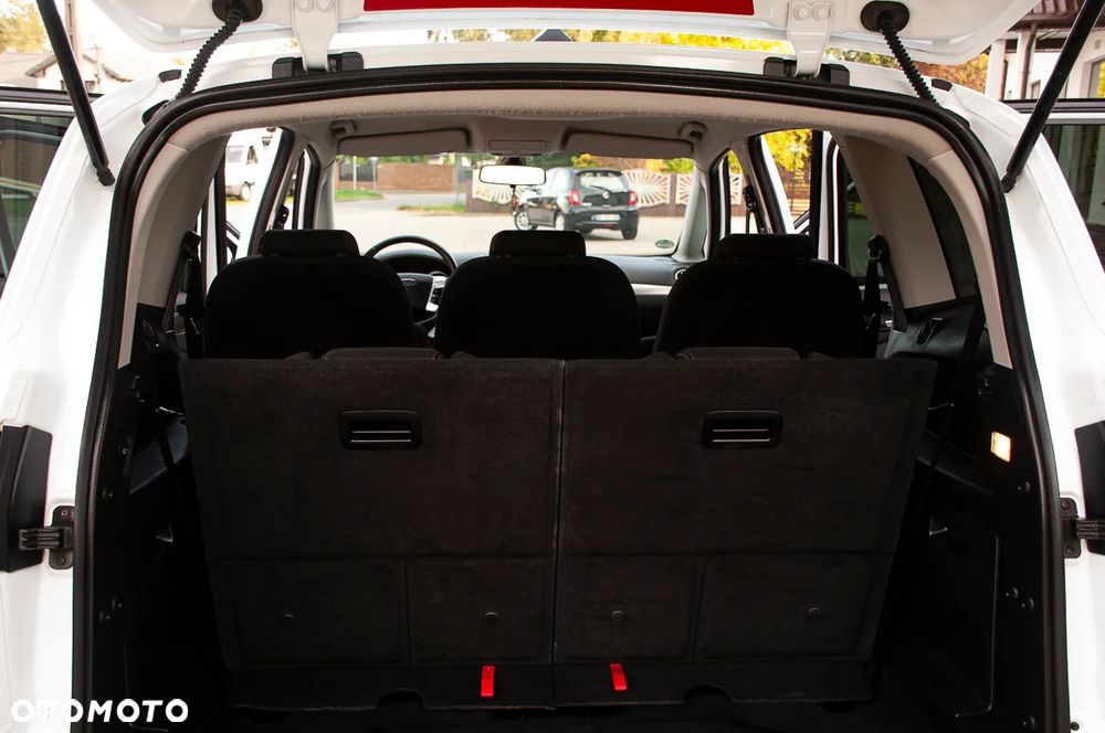 Ford S-Max 2.0 TDCi DPF Champions Edition - 28
