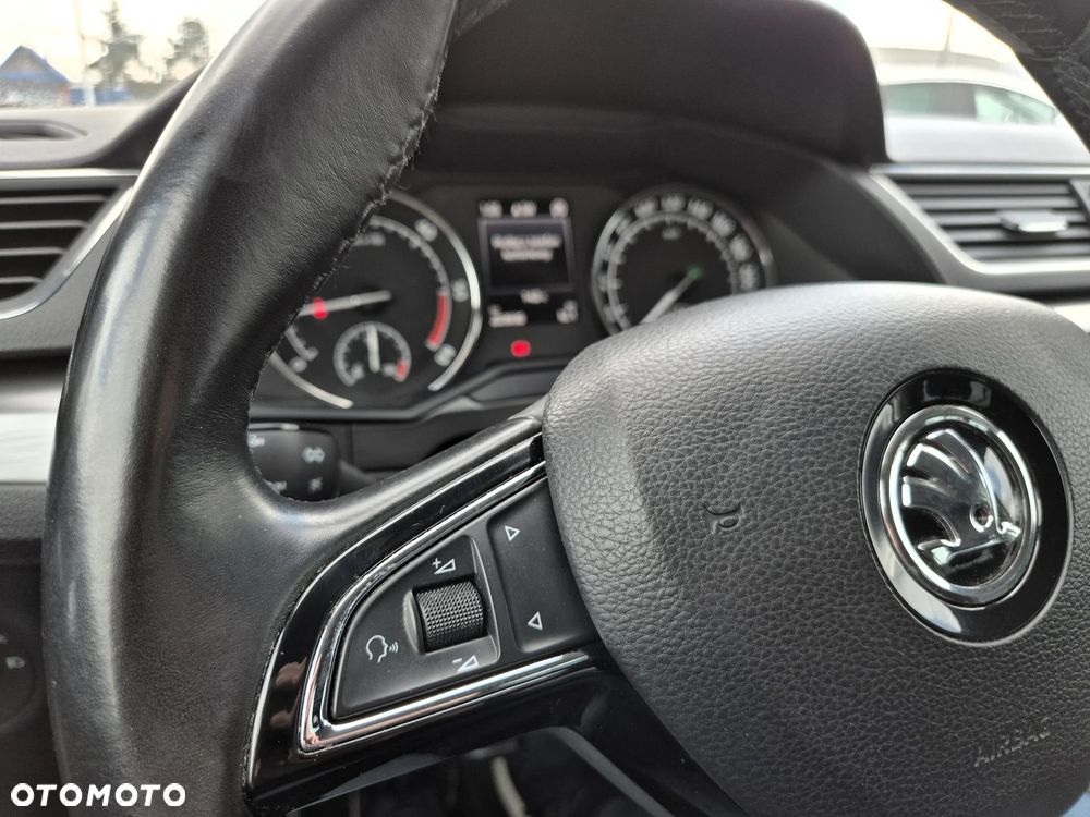Skoda Superb 2.0 TDI 4x4 Style DSG - 25