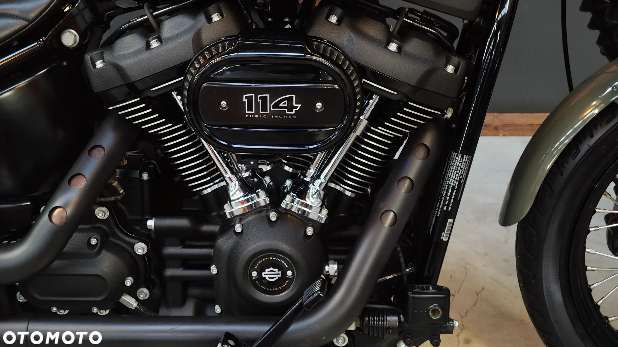Harley-Davidson Softail Street Bob - 13