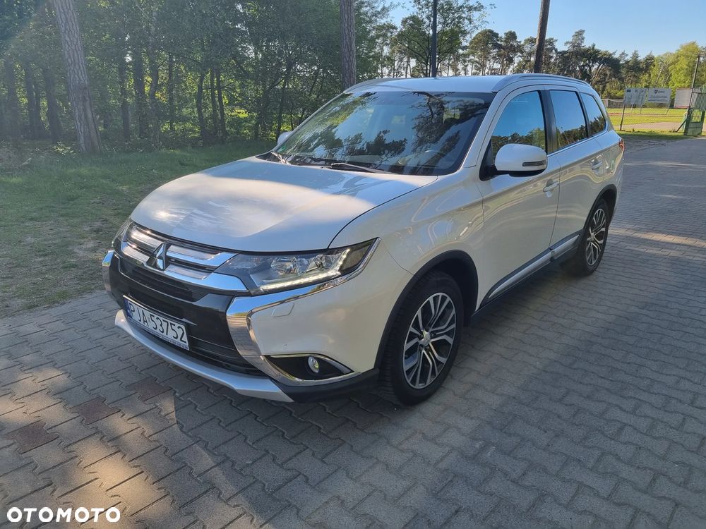 Mitsubishi Outlander 2.2 DI-D 4WD Automatik SUV-Star+ - 3