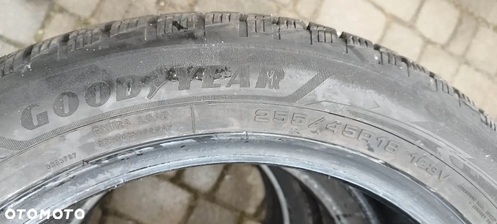 255/45/18 goodyear ultra grip performance3 - 2