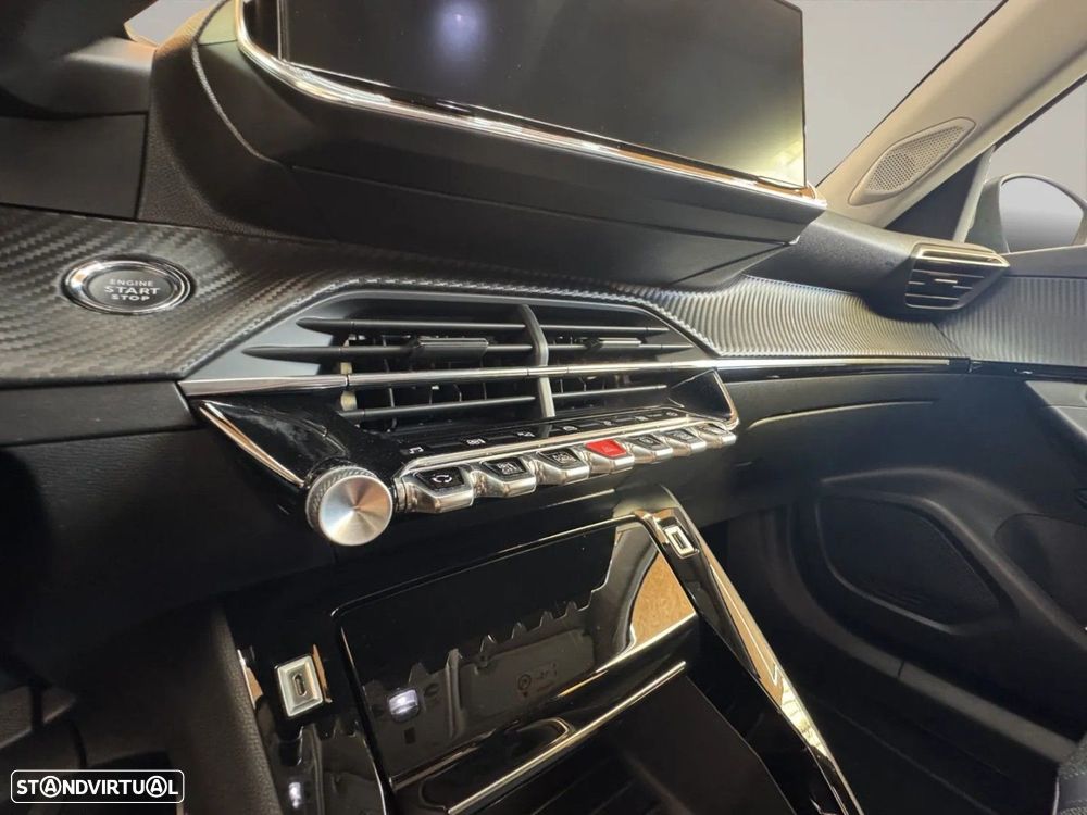 Peugeot 2008 1.2 PureTech Allure Pack — fotografia 17