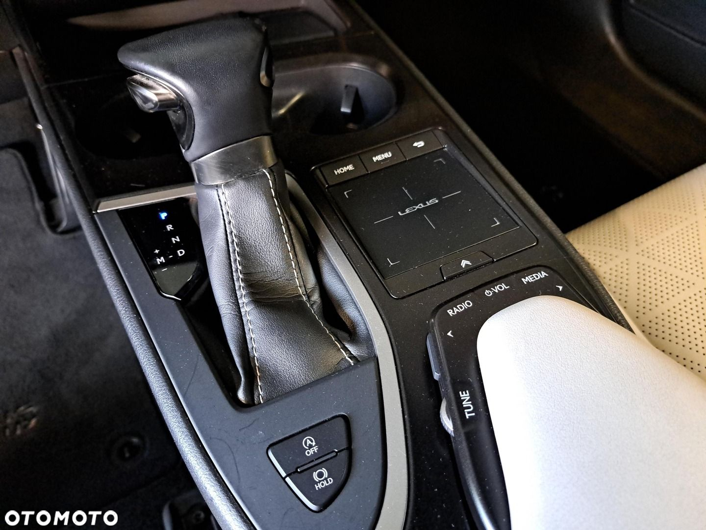 Lexus UX 200 Prestige 2WD - 25