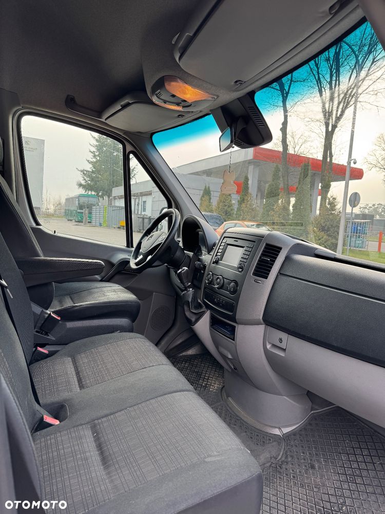 Mercedes-Benz Sprinter - 11